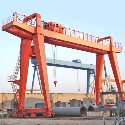 550KN নামমাত্র উত্তোলন মুহুর্ত ডাবল গিয়ার গ্যান্ট্রি ক্রেন 5-15M / MIN গতির সাথে